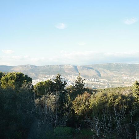 הבית ליד הבוסתן Mikhmannim Exterior photo